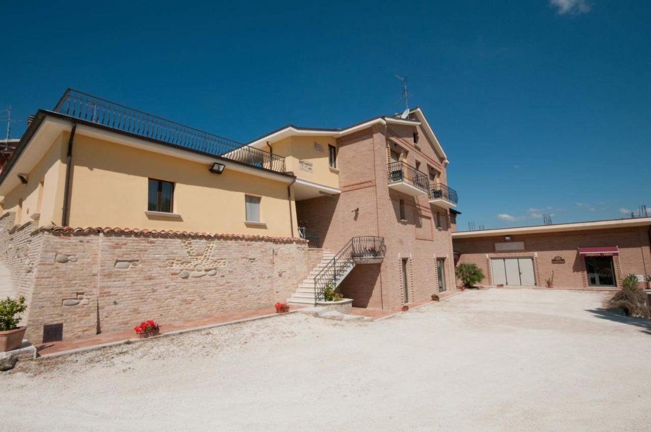 Agriturismo Il Crinale Castorano  Bilik gambar